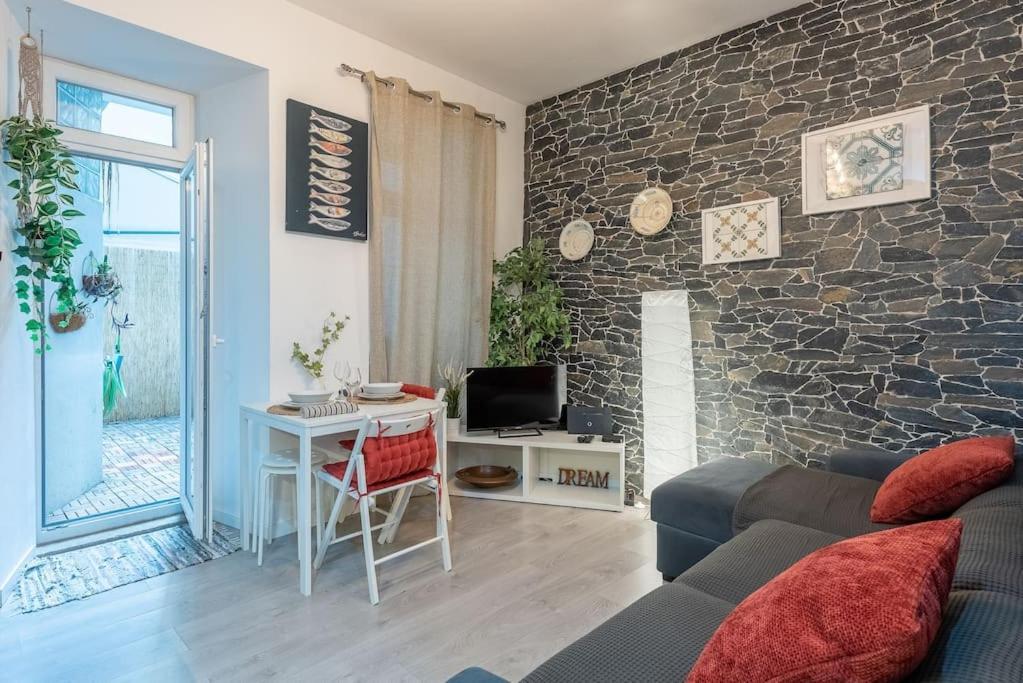 ליסבון Modern Rustic Apartment In Graca מראה חיצוני תמונה