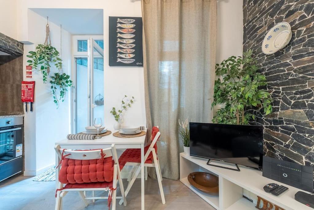 ליסבון Modern Rustic Apartment In Graca מראה חיצוני תמונה